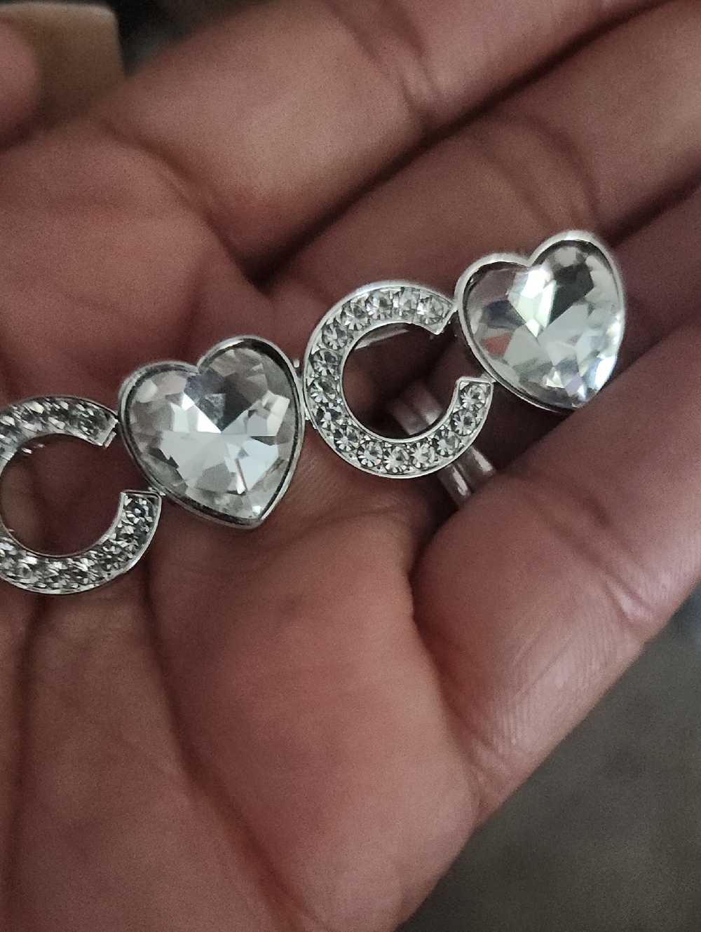 BROOCH